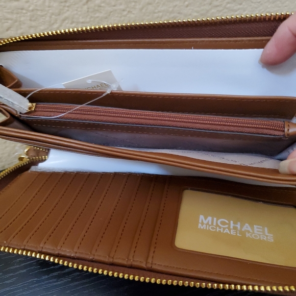 Michael kors Large Zip Around Continental Wallet - Picture 8 of 9